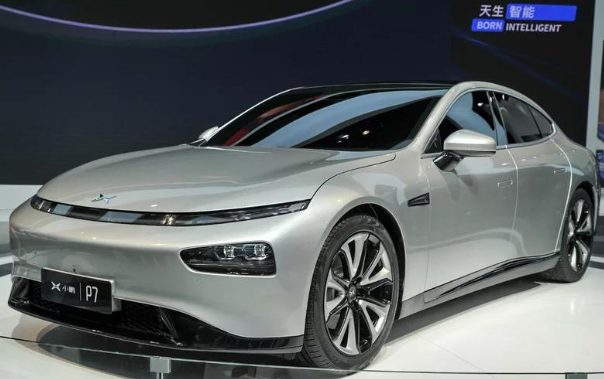 小鵬和蔚來哪個好？小鵬為什么比蔚來便宜很多？