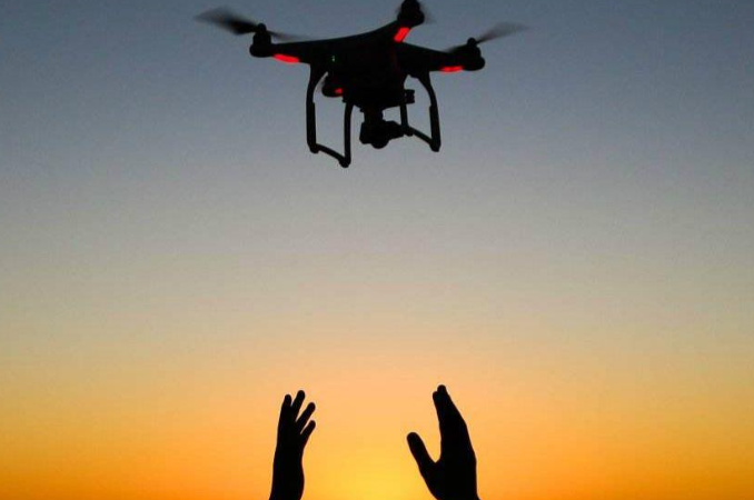 無人機新手怎么學(xué)？有沒有新手1000元以內(nèi)無人機推薦？
