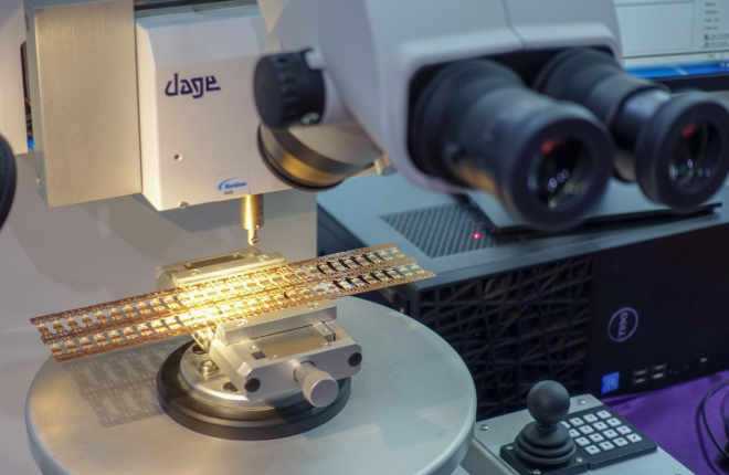 刻蝕機(jī)可以代替光刻機(jī)嗎？為什么中國(guó)生產(chǎn)不了光刻機(jī)？